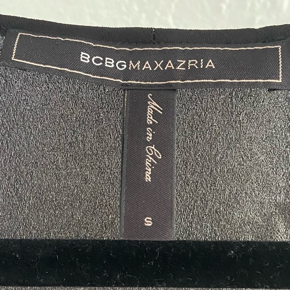 BCBG Houndstooth and Striped Sheer Sleeveless High-Low Asymmetrical Shift Dress - Picture 6 of 8